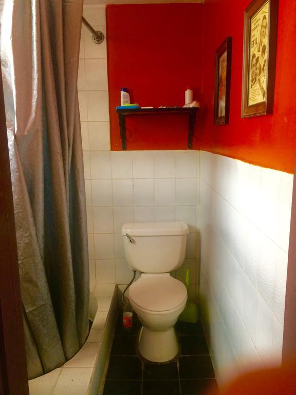 Casa Ceasars Historic Quito Hotel Room photo